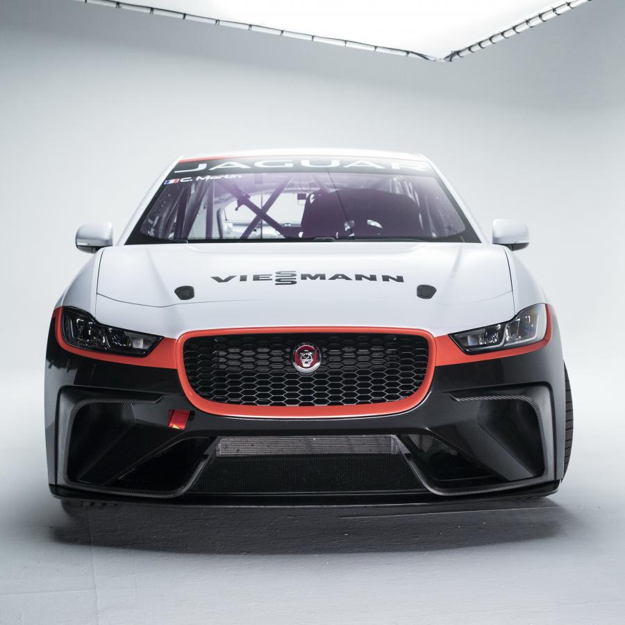  Jaguar I-Pace eTrophy Viessmann Team Germany 2018 года  (фото 9 из 10)